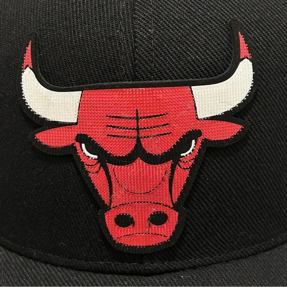Chicago Bulls Ultra Game NBA Official Black Flat Bill Snap-Back Cap Hat - Picture 2 of 10